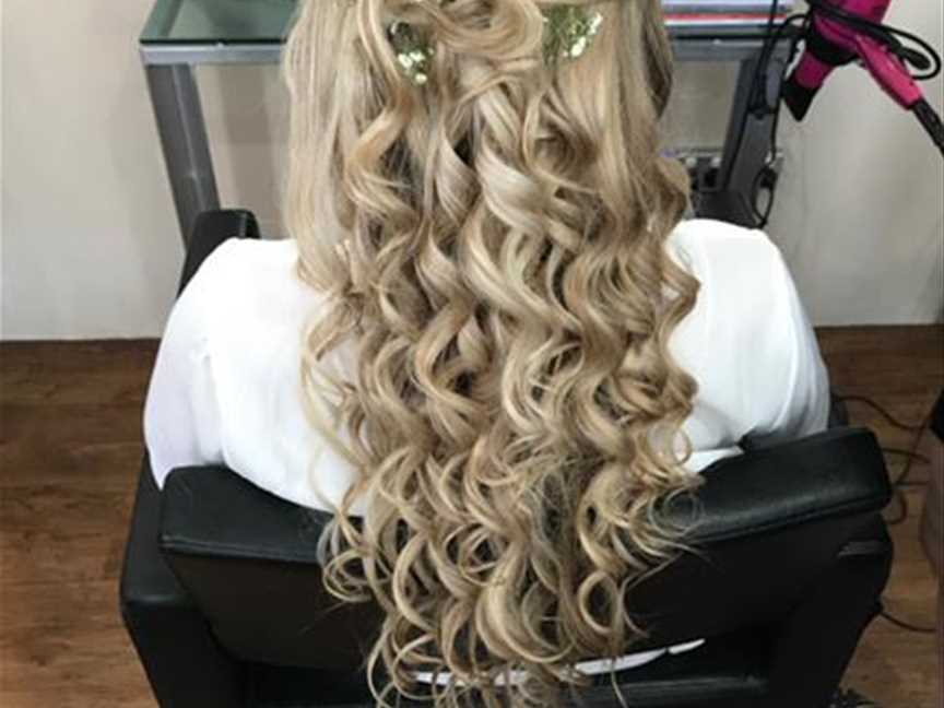Seashell Curls Hair Salon, Shopping & Wellbeing in Dongara