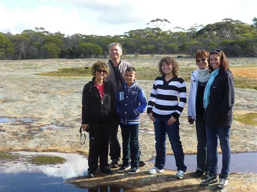 Family tour to Wave Rock