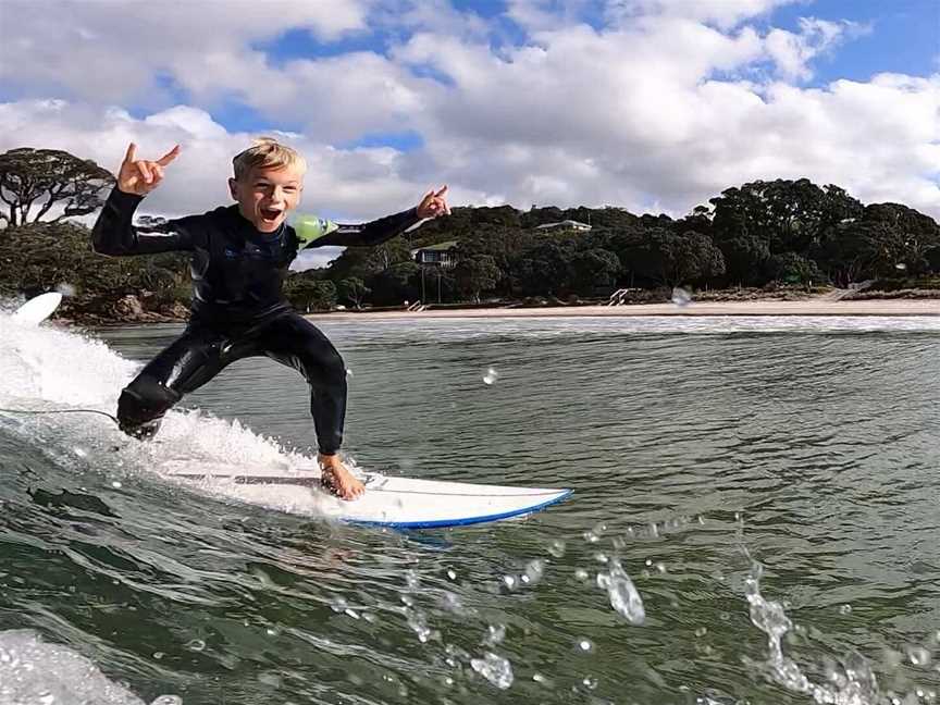 Learn 2 Surf Waipu Cove, Waipu, New Zealand