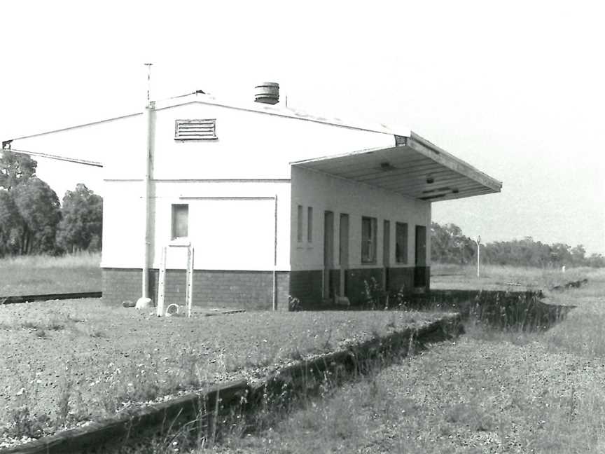 Old Byford railway station (1987).