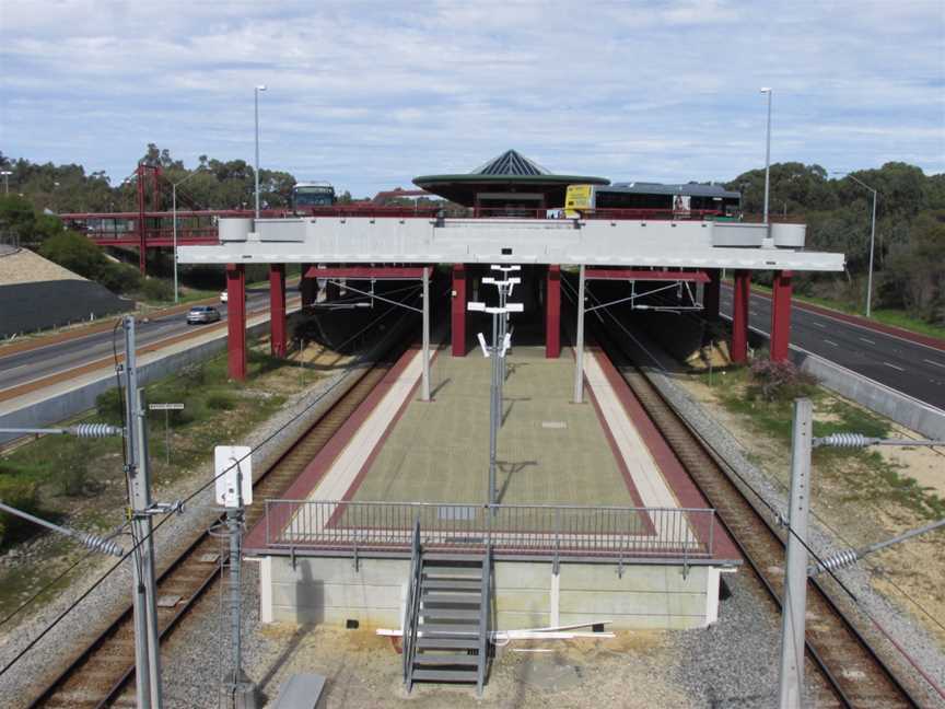 Whitfords station from Whitfords Ave.jpg