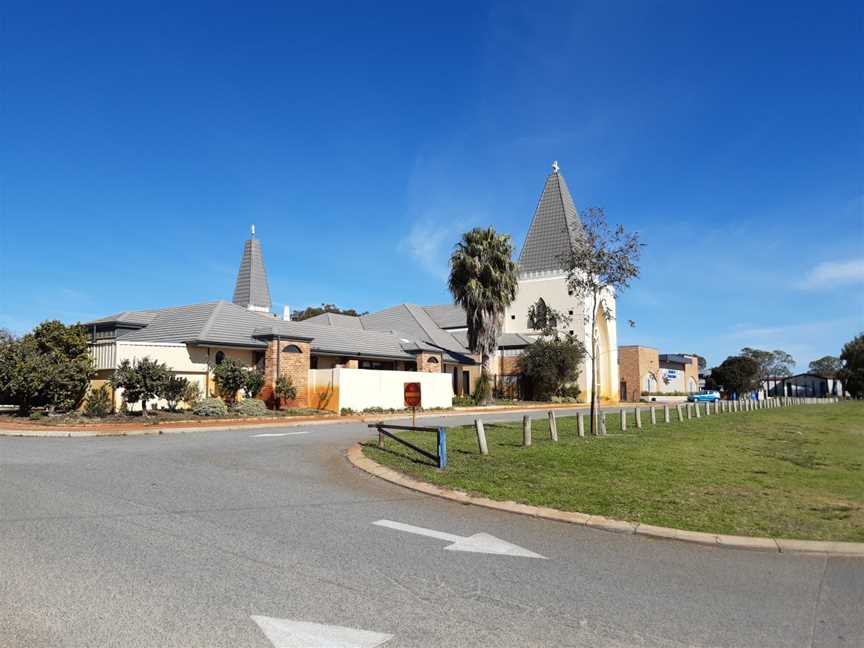 Mater Christi Catholic Church, Yangebup, August 2020 01.jpg