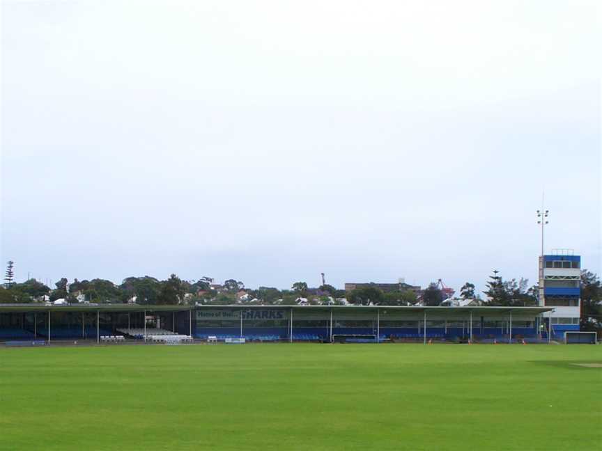 East Fremantle Oval–stands(cropped–1)