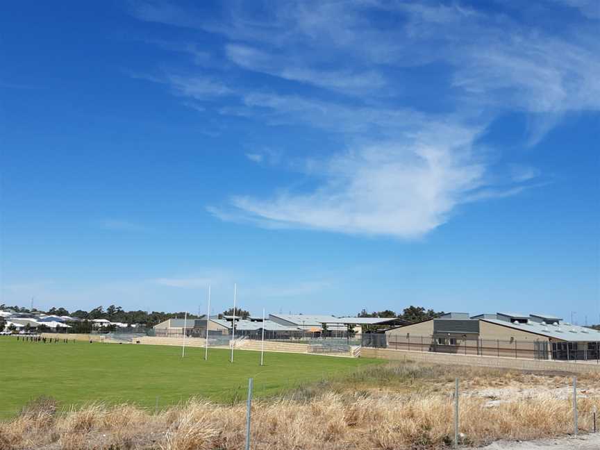 Honeywood Primary School, Wandi, Western Australia, March 2020.jpg