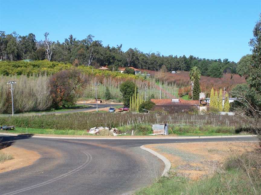 Pickering brook 02 gnangarra.jpg