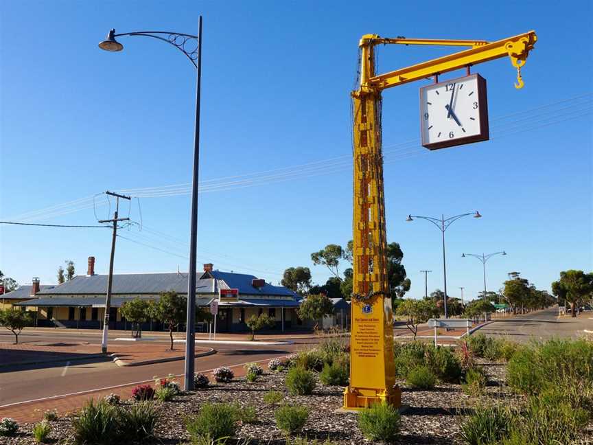 Town clock, Narembeen, 2014(1).JPG