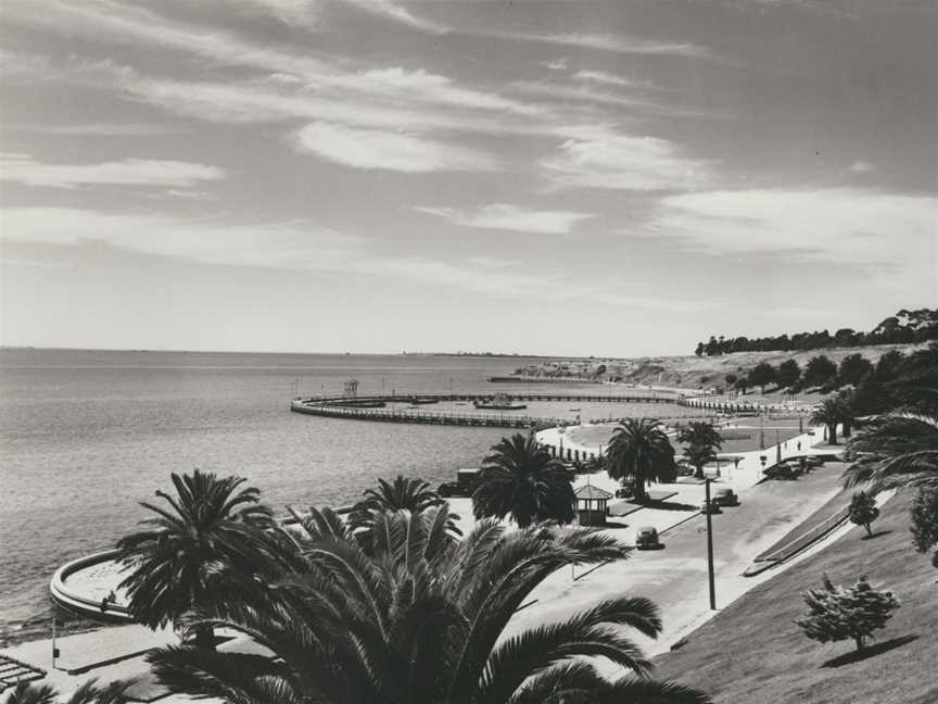 Eastern Beach Geelong1950(cropped)