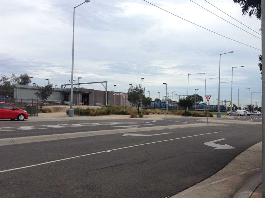 Coolaroo Station from west side of Pascoe Vale Road.jpg