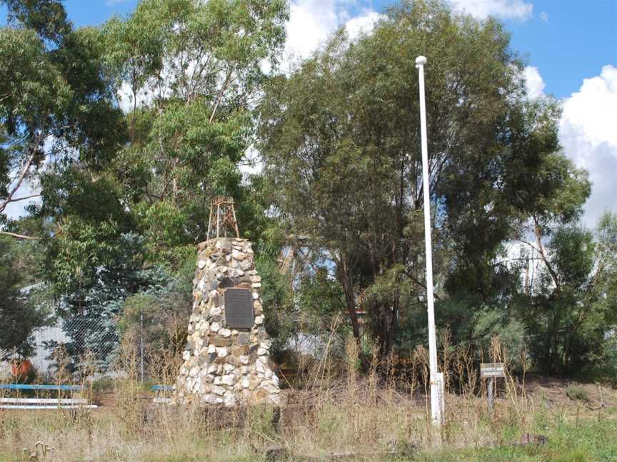 Tarnagulla Poverty Mine Monument