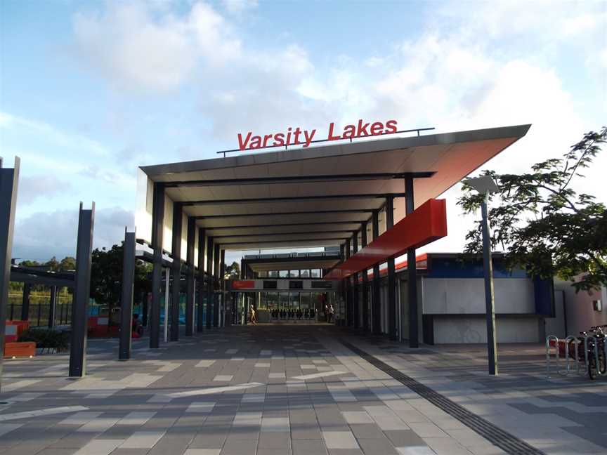 Varsity Lakes Railway Station CQueensland CApr2012
