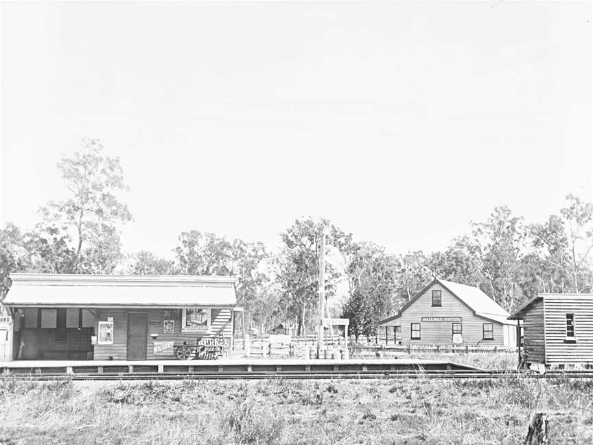 Oxenford Railway Stationand Oxenford Railway Hotel