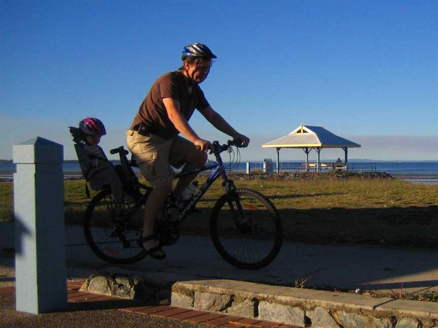 Brightonesplanadecyclist