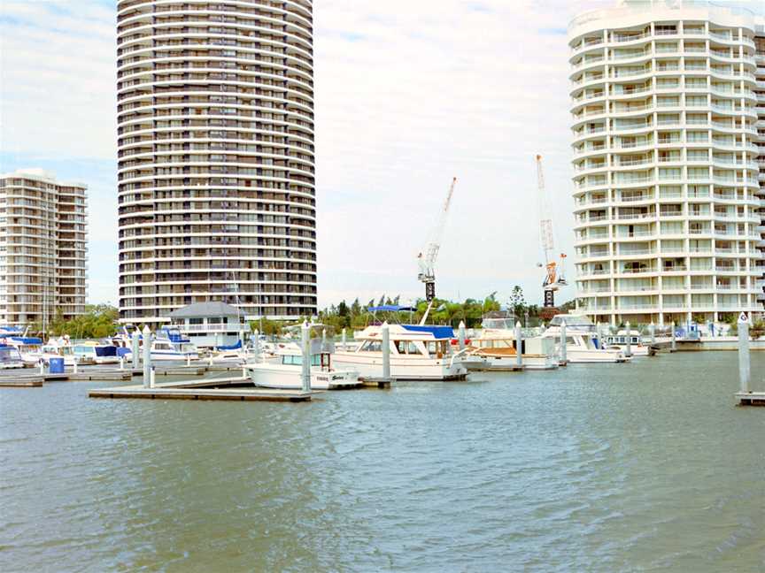 Bayview Harbour, Runaway Bay, Gold Coast, February 1989.jpg