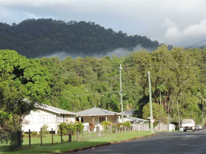 Macilwraith Street, looking west, Manoora, Cairns, 2018.jpg