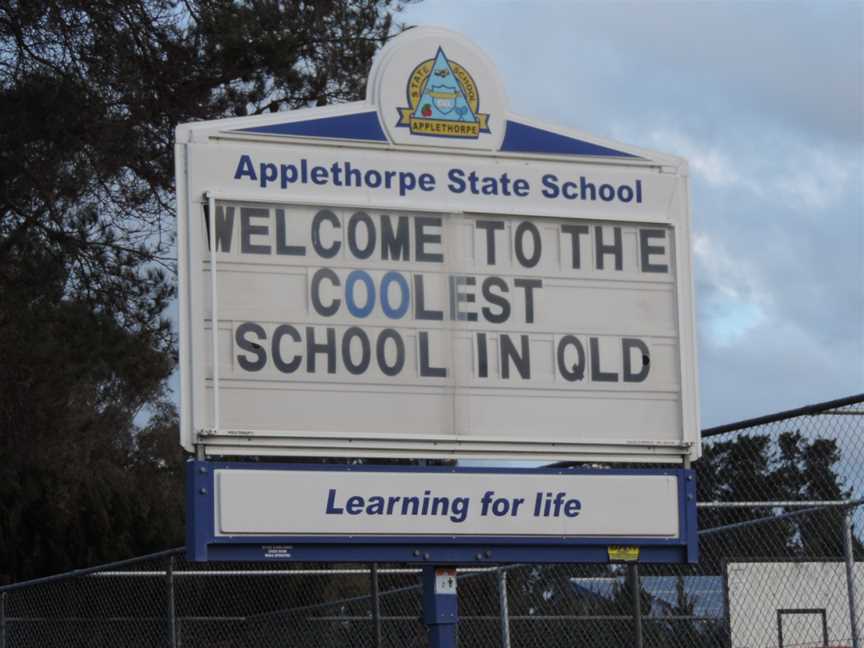 Coolestschoolin Queenslandsign CApplethorpe State School C2015