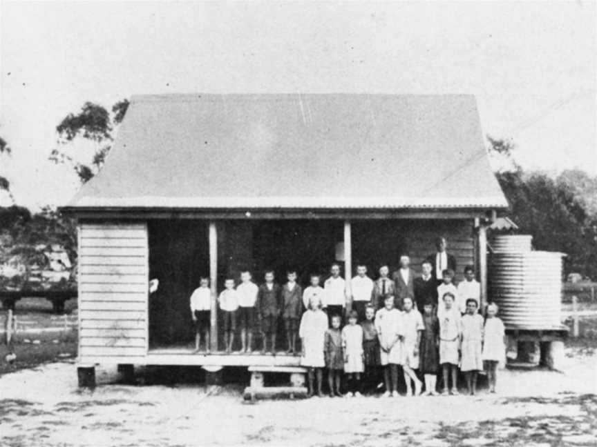 State Lib Qld2106876 Studentsandtheirteacheroutsidetheirclassroomat Glen Aplin State School C1924