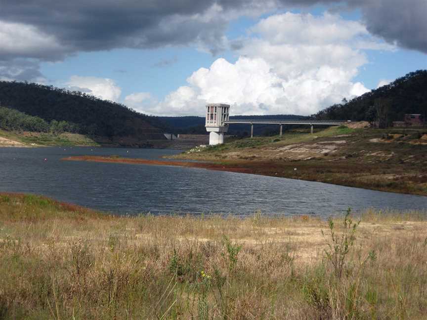 Lake Cressbrook, only 12 percent full, Biarra, 22 March 2008.jpg