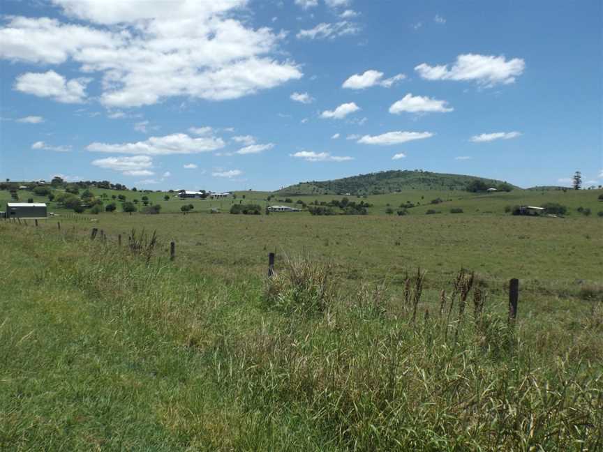 Fields at Milford, Queensland.jpg