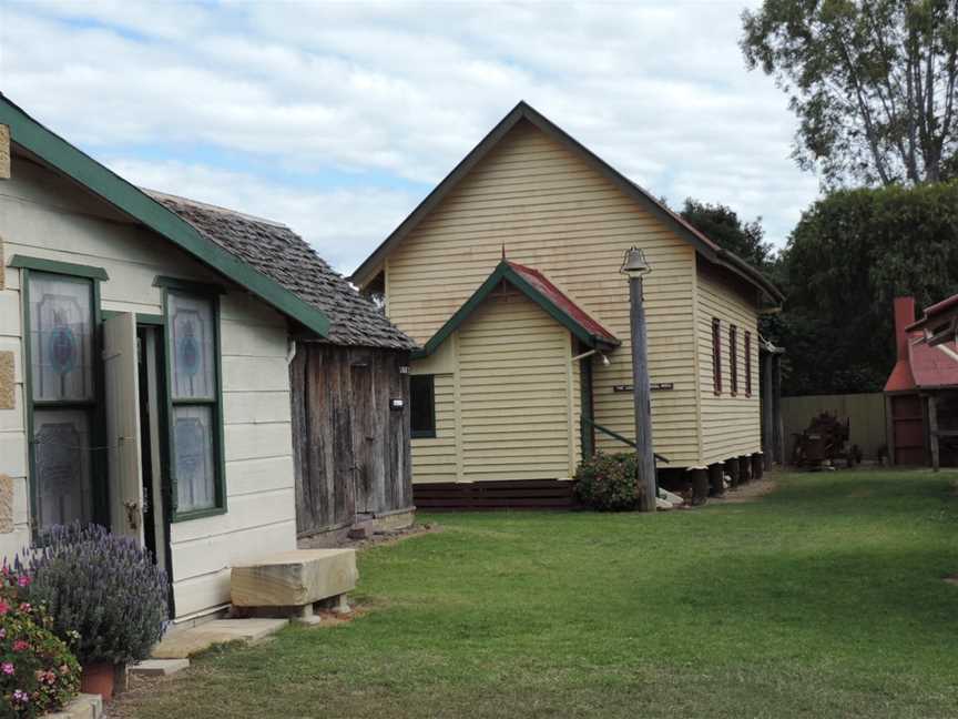 Willowvale Presbyterian church, now relocated to Pringle Cottage Museum, Warwick, 2015.JPG