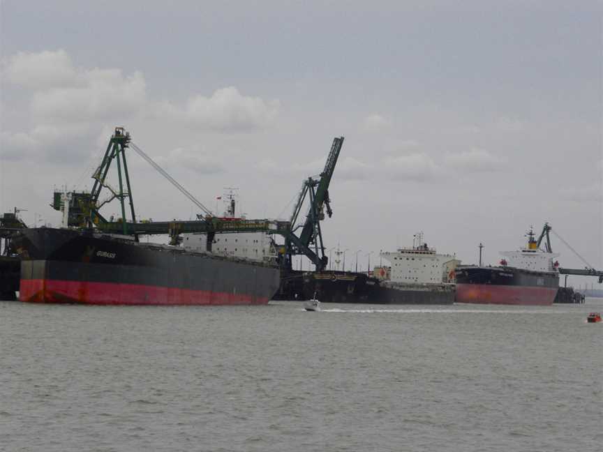 Cargo Shipsin Gladstone Harbour2010