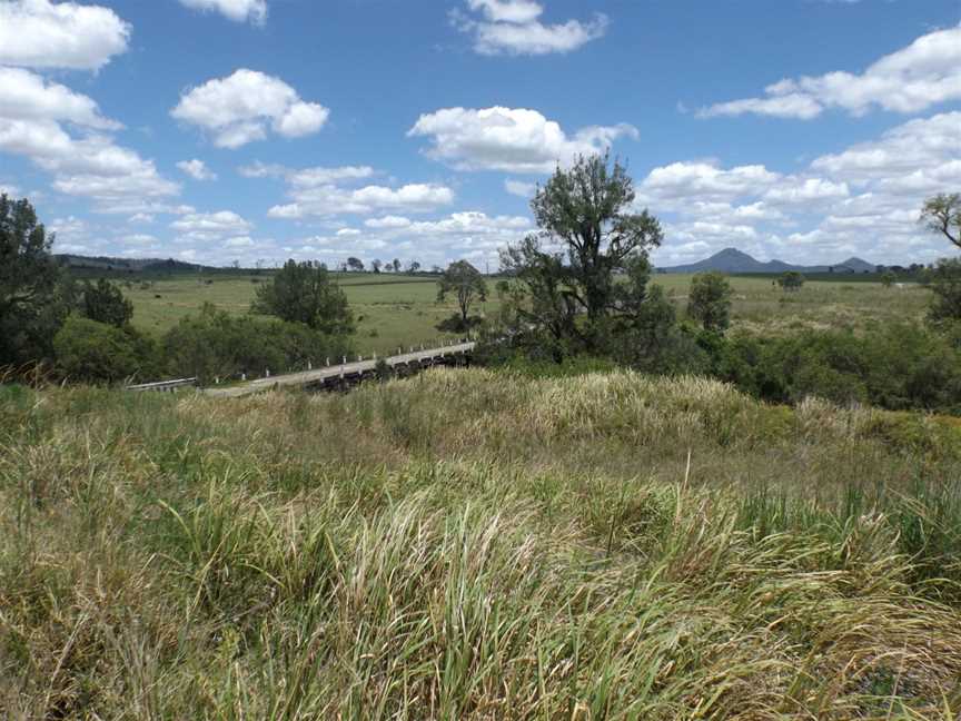 Closed road bridge over Teviot Brook at Kagaru, Queensland.jpg