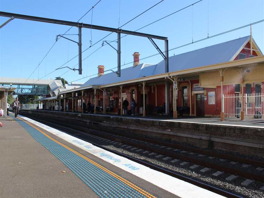 Fairfield Railway Station Platform1