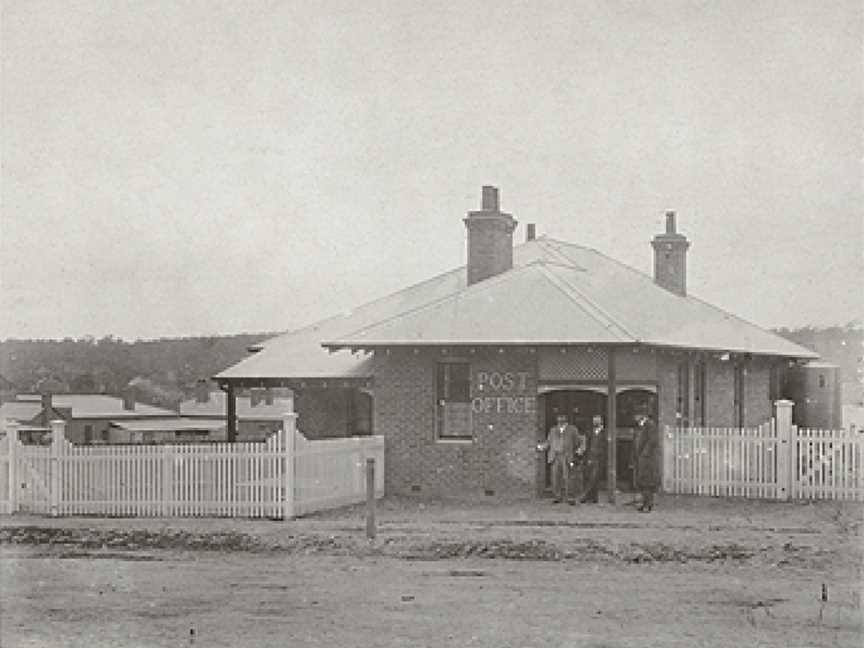 Newbridge Post Office during the early 20th Century.
