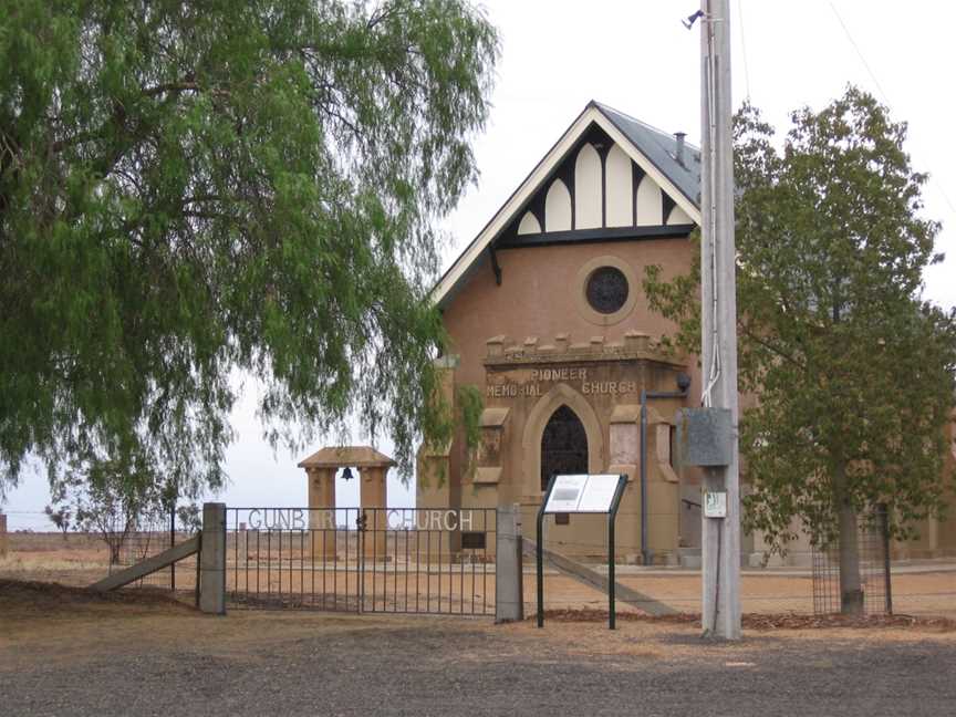 GunbarPioneerMemorialChurch2.JPG