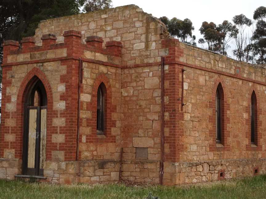 Caowie Belt near Jamestown. The ruins of the 1918 built stpne Baptist Church. Now used for farm storage. (44107722645).jpg