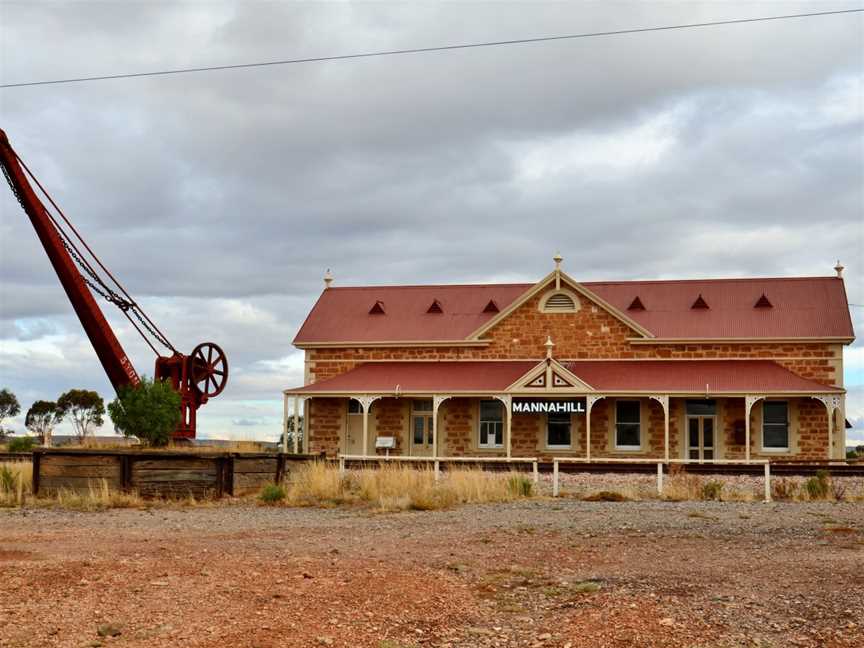 Mannahill railway station, 2017 (03).jpg