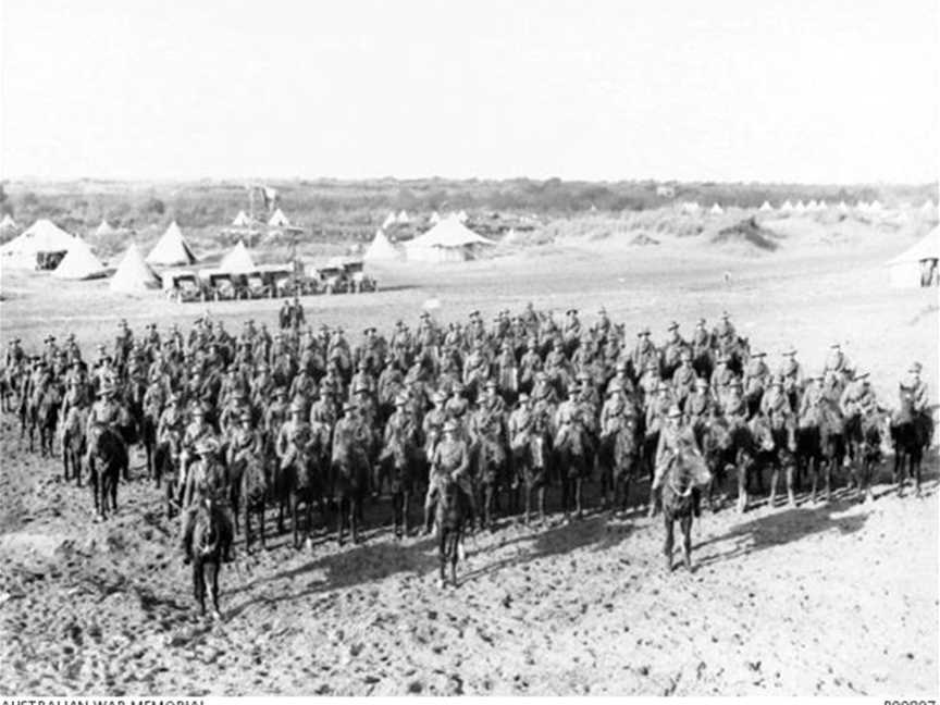 Original horses and members of the 10th Light Horse Regiment taken in the deserts of the Middle East in December 1918 (Courtesy Australian War Memorial https://www.awm.gov.au/collection/C954694)