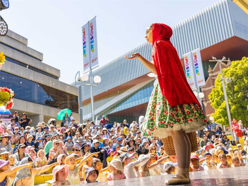 Little Red Riding Hood, Events in Perth