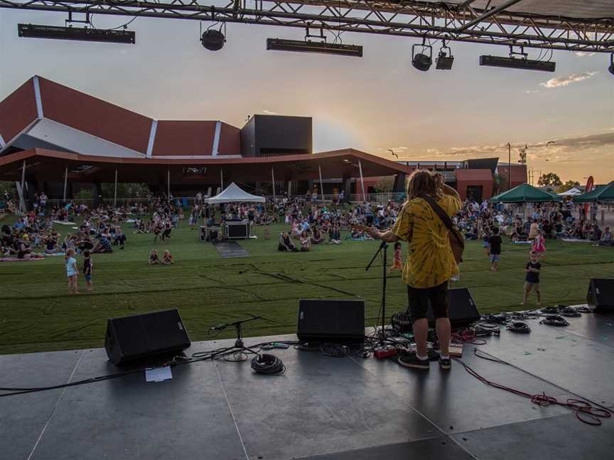 RED EARTH ARTS FESTIVAL ~ 15-18 MAY 2025 ~ HEAPS OF FREE AND TICEKTED PERFORMANCES, WORKSHOPS, EXPERIENCES