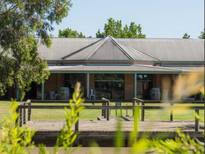 St Anne's Vineyards, Wineries in Moama