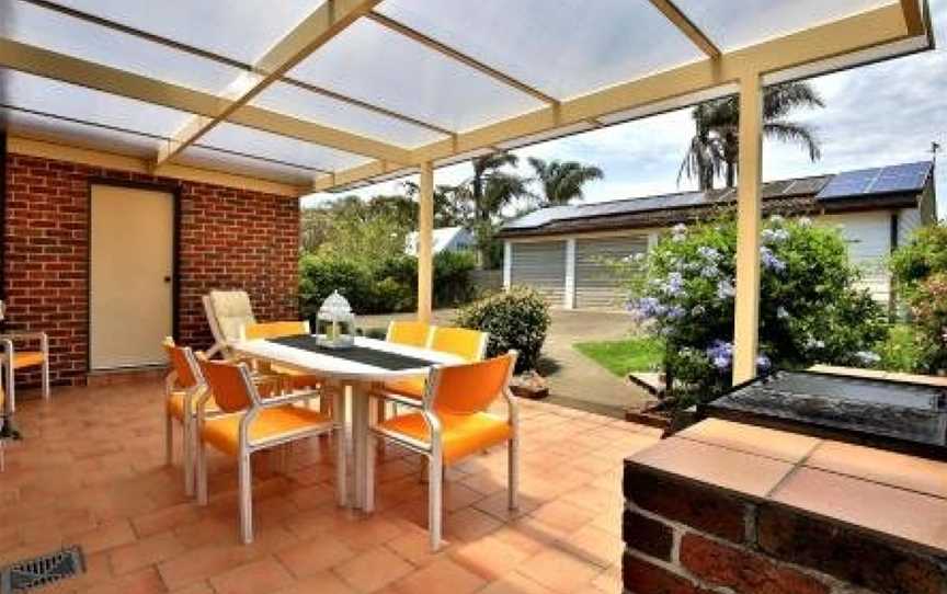 The Crescent - Pet Friendly - 1 Min to Beach, Currarong, NSW
