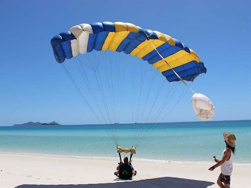 Skydive Whitehaven Beach, Flametree, QLD