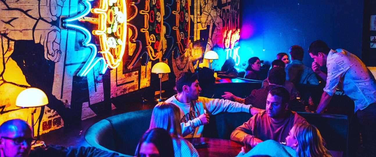 Experience 10 peculiar themed bars in Perth